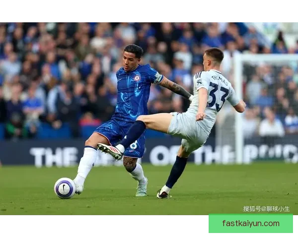 切尔西在欧联杯中的辉煌回忆与当前表现形成鲜明对比